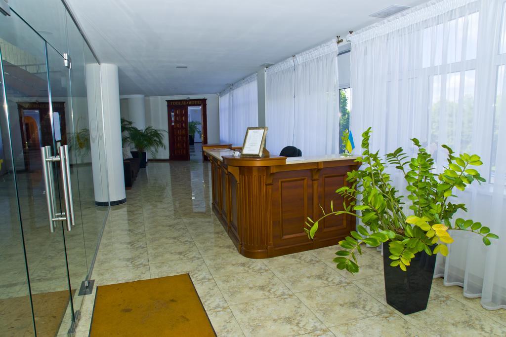 Hotel Merkuriy Lviv Exterior photo