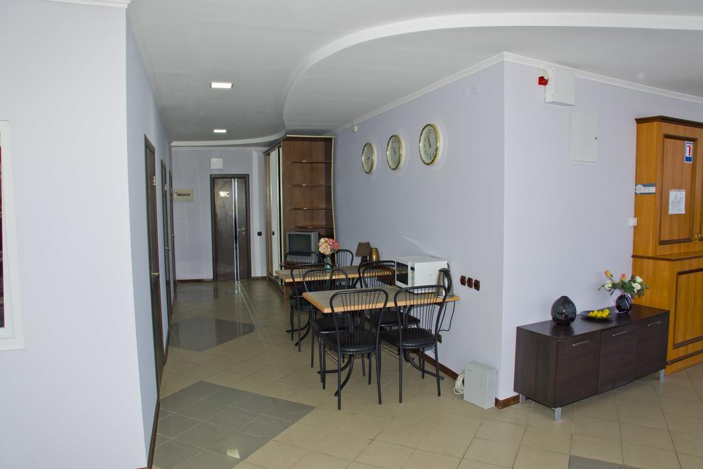 Hotel Merkuriy Lviv Exterior photo