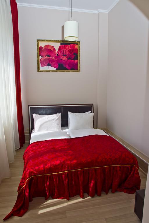 Hotel Merkuriy Lviv Room photo