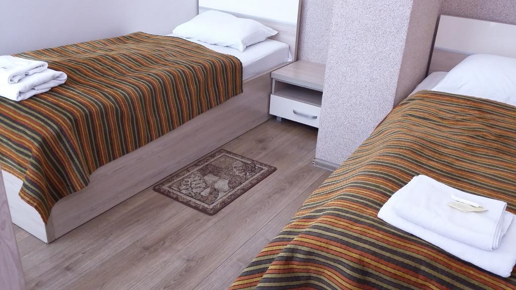 Hotel Merkuriy Lviv Room photo