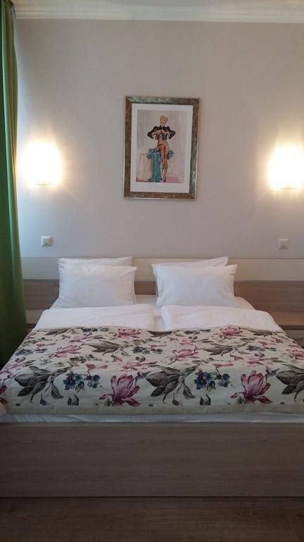 Hotel Merkuriy Lviv Room photo