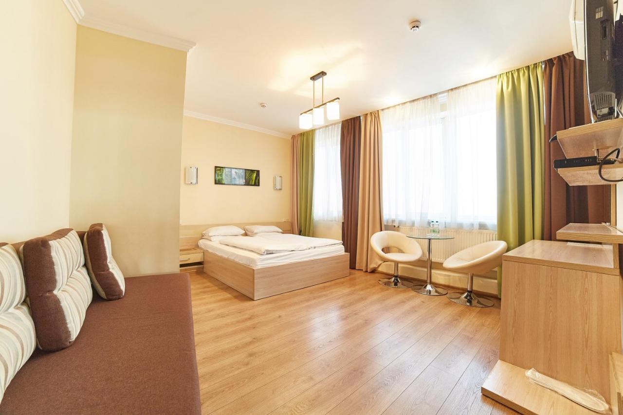 Hotel Merkuriy Lviv Exterior photo