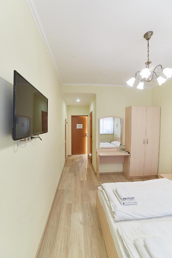Hotel Merkuriy Lviv Exterior photo