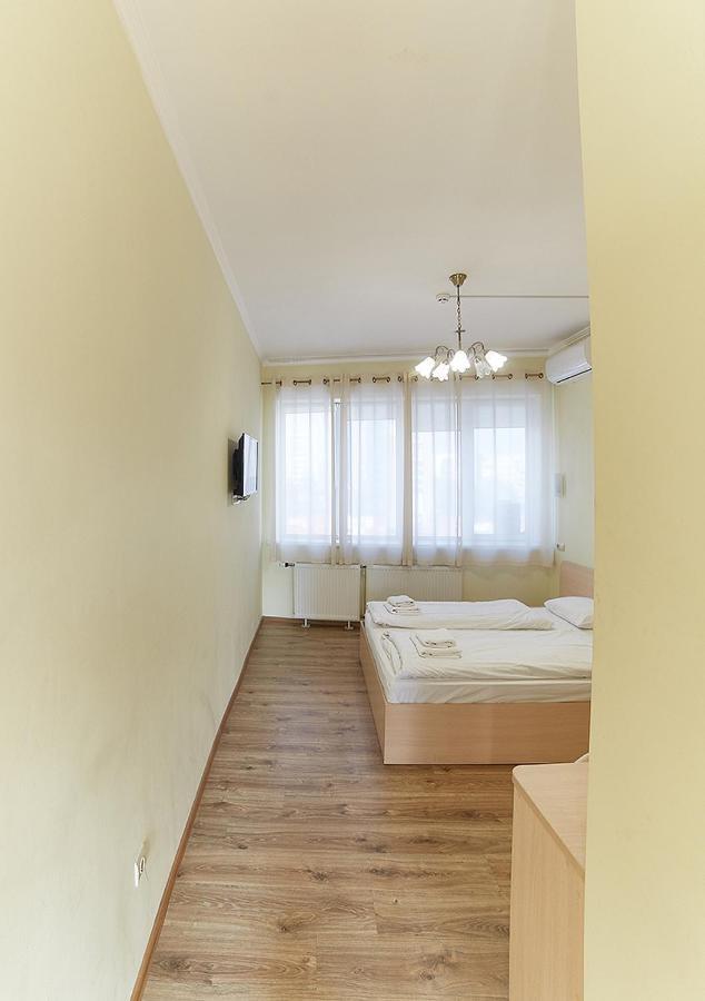Hotel Merkuriy Lviv Exterior photo